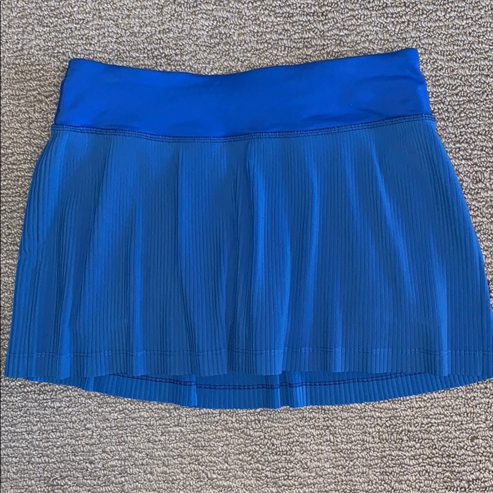 Lulu lemon skirt size 4 (reg)